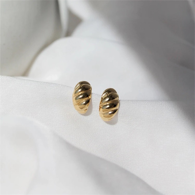 18K Gold Plated 304 Stainless Steel PVD Coated Solid Color Waterproof Non Tarnish Surgical Steel Plating Simple Style Ear Studs For Women's display picture 7