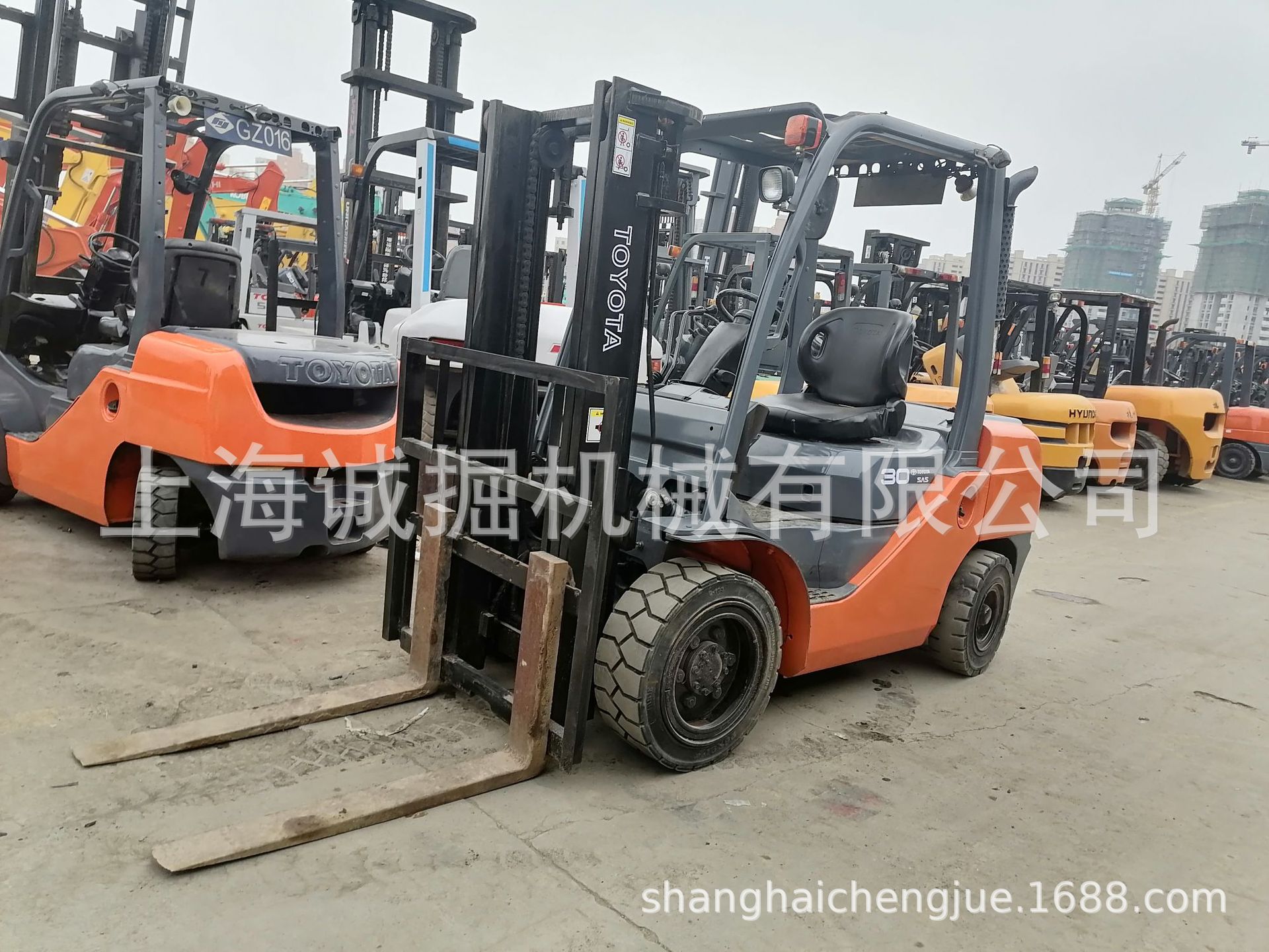 出售丰田3吨叉车