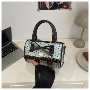 ���ɺ��ɿɐ��ٽz�����Yƴ�Ӳ�ʿ�D�������¿�Ů���c�μ�б�����