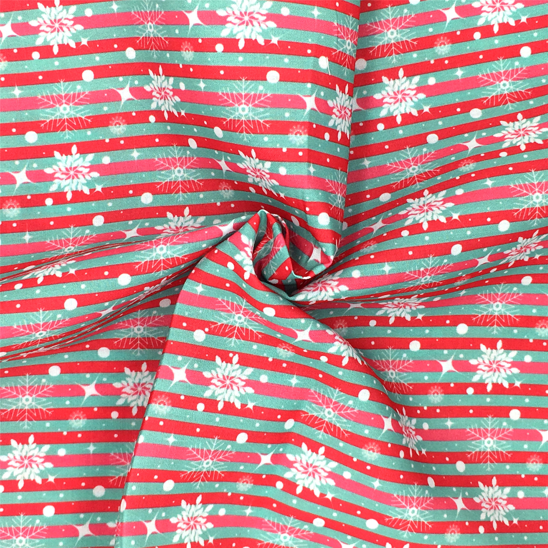 クリスマス雪花模様の薄いポリエステル綿や四面弾ニット生地のプリント生地手作りdiyシャツスカート服装生地