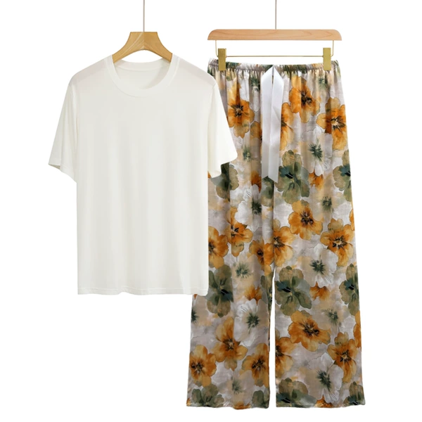 White + yellow and white flowers