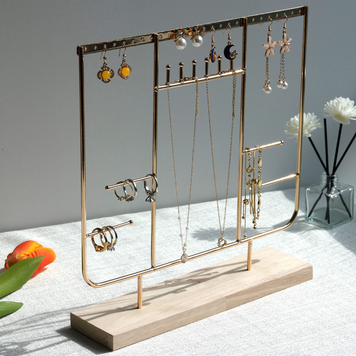 ʵľն̶ܵμܹҶֽеƷչʾ