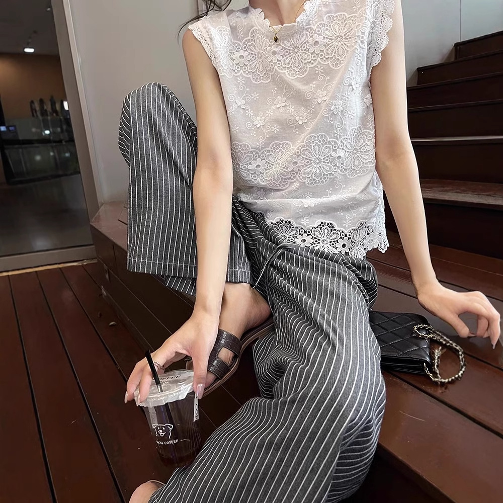 Lace fashionable cute elegant summer tank top with a round collar…