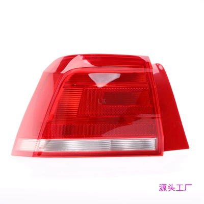 cover assembly reversing brake — Avtomobil arxa fənərləri