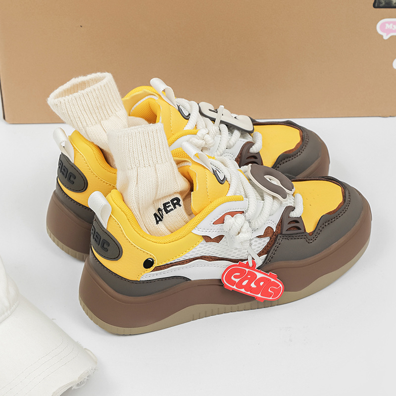 Zapatos de pan de nicho originales globales para mujeres ins super popular plataforma casual chic zapatillas de deporte 2023 primavera nueva