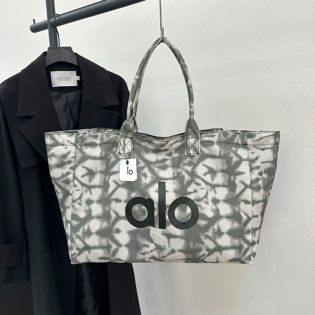Alo Yoga Shopper Tote Grey Tie-Dye Canvas