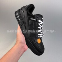 ��ԭ��Ϻ��H��Trainerӡ���r��������\��Ь��H��ٴ���Ů��Ь