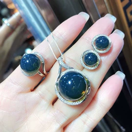 琥珀手饰;琥珀项饰;琥珀耳饰