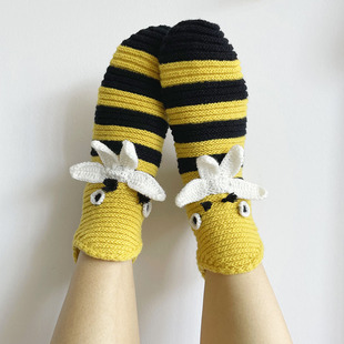 Independent station Amazon animal floor socks 2022 new autumn and winter warm bee cartoon knitted wool socks