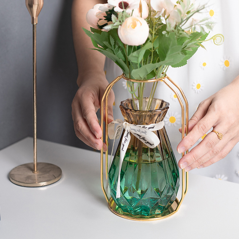 Fábrica al por mayor de vidrio hierro arreglo floral florero escritorio sala de estar TV gabinete mesa de comedor flor seca flor artificial adornos hidropónicos