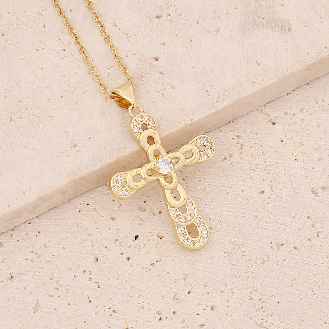 new copper micro-inlaid zircon hip-hop Virgin cross pendant 18K gold necklace