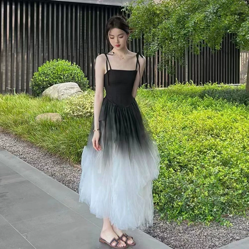 2ND STUDIOS платье на подтяжках градиентного цвета с нежным элегантным и стильным новым дизайном лета 2025 года