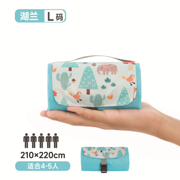 Handheld light and thin beach carpet for traveling for camping
