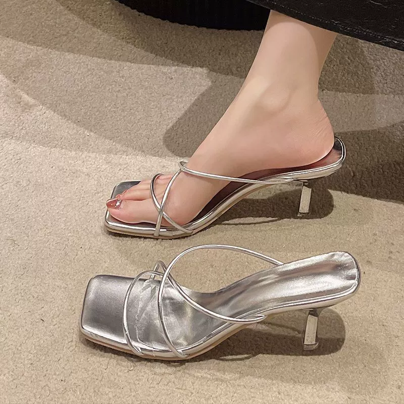 Летние сандалии-юбки? Но надо перевод: "Summer sandals heels, exclusive mule, 2024 years, high-quality style, suitable for outdoor wear"