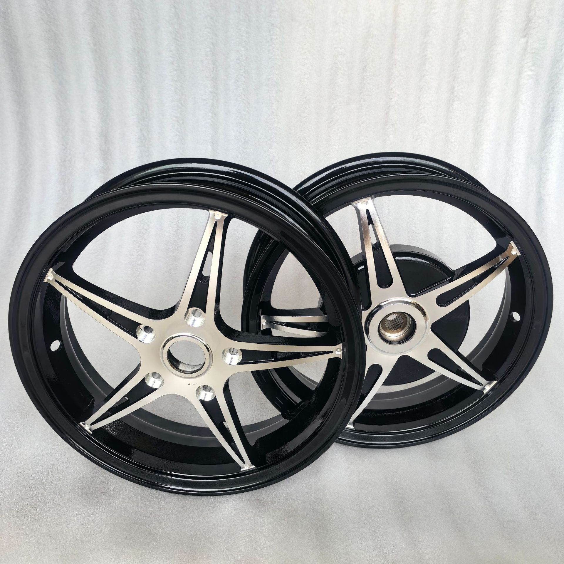 Factory wholesale suitable for vespa150cc/300cc aluminum alloy wheel hub Piaggio spring breeze sprint modified wheel hub