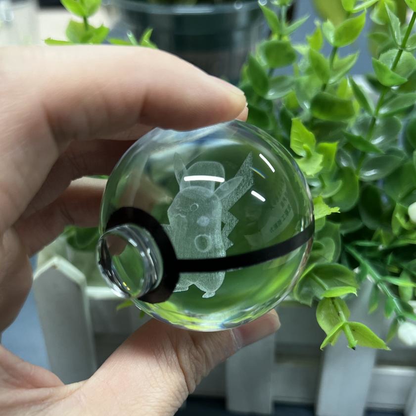 Exclusivo transfronterizo nueva serie de Navidad BOLA DE elfo Pokemon bola de cristal periférica super gigante dragón de pulverización de fuego luz nocturna