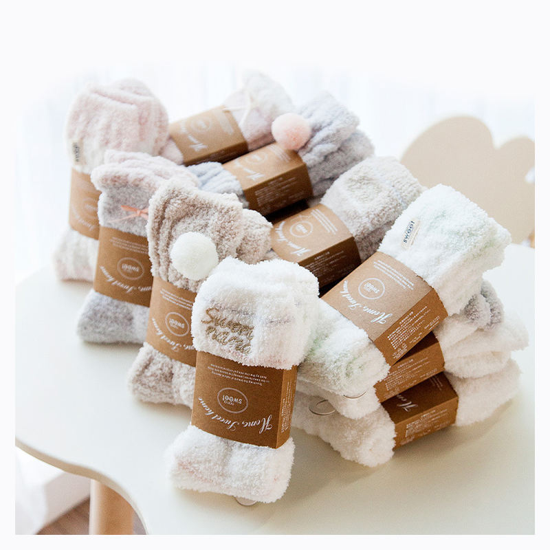 Wholesale Winter Thick Warm White Fluffy Terry Socks Custom Women's Fuzzy Socks Wholesale Winter Thick Warm White Fluffy Terry Socks Custom Women's Fuzzy Socks