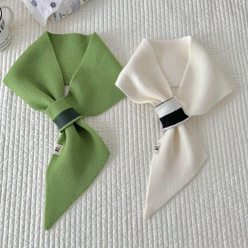 Bufanda pequeña de lana de punto para mujer Otoño e Invierno estilo coreano versátil protección del cuello perezoso perforado toalla del oído bufanda caliente del estudiante