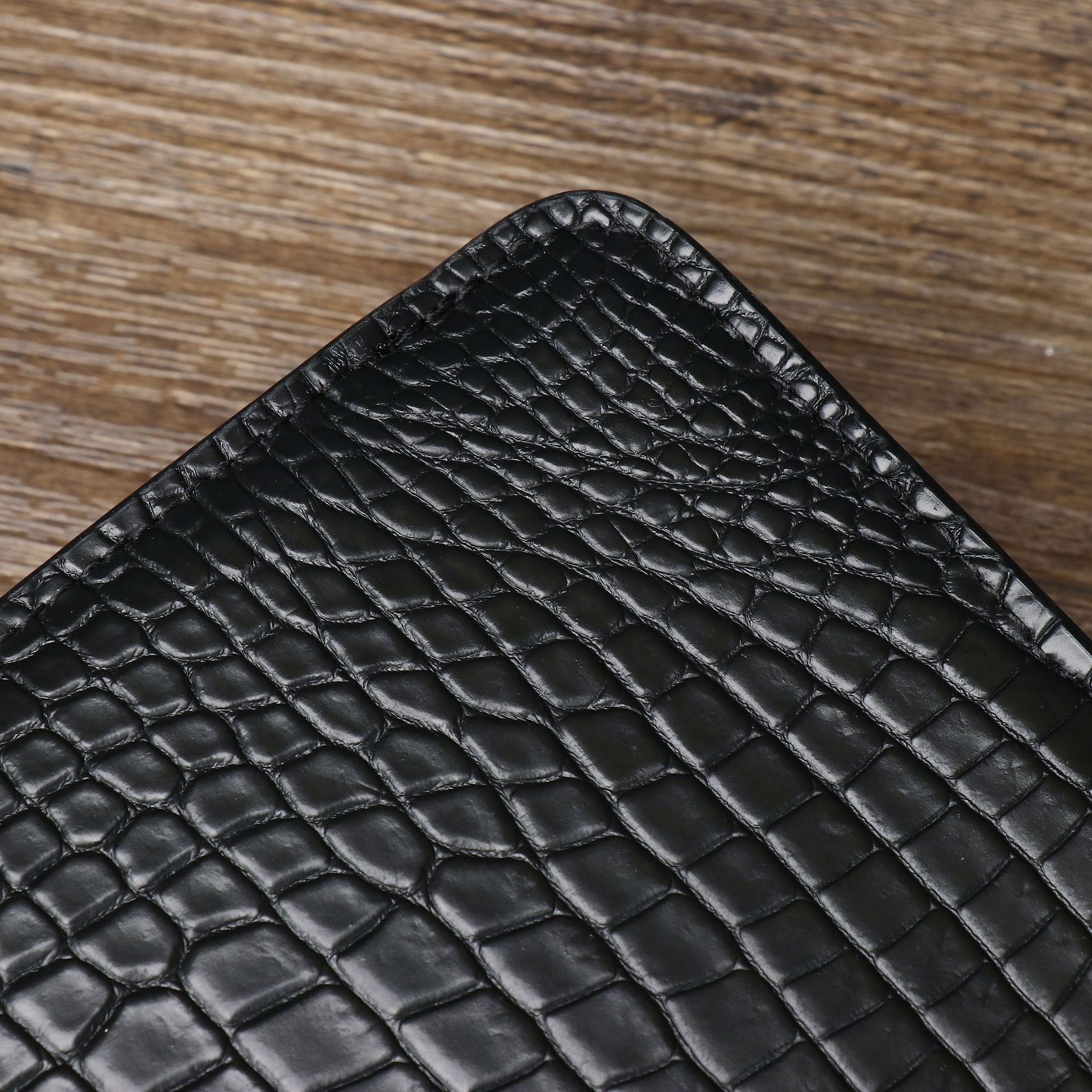 Ví da nam cao cấp họa tiết vảy cá sấu, kiểu clutch cầm tay đa năng, dung tích lớn chi tiết 5