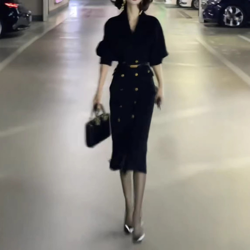 26017 New Elegant Mature Style Waist-Cinching Mid-Length Slim Dress for Women, Early Spring 2026 Collection