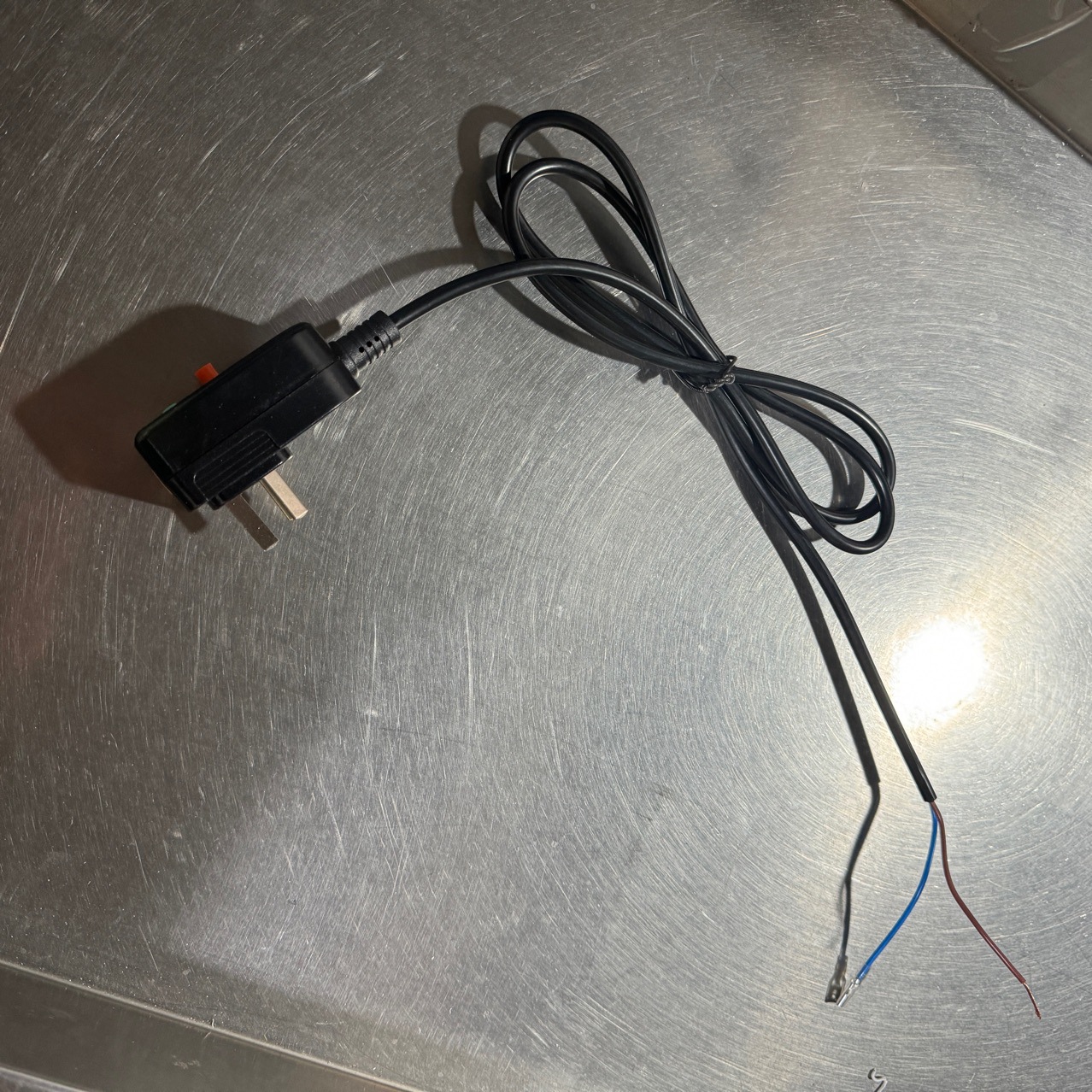 国标漏保插头 一体式漏保插头 三极电源漏电保护插头