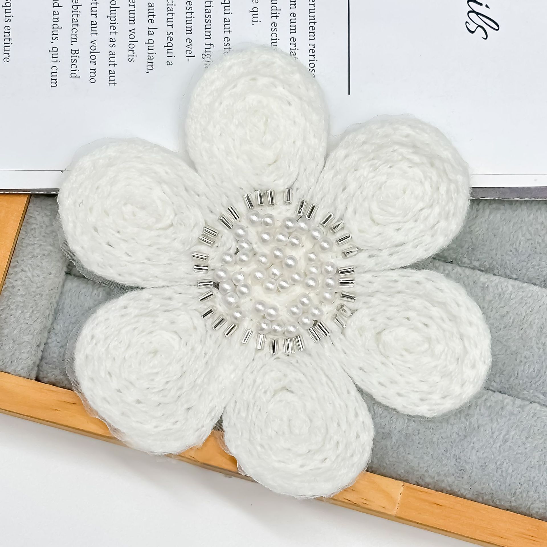 Ventas calientes de gancho tridimensional seis pétalos accesorios de flores de punto sombrero bolsas suéter de viento ropa accesorios de decoración flores