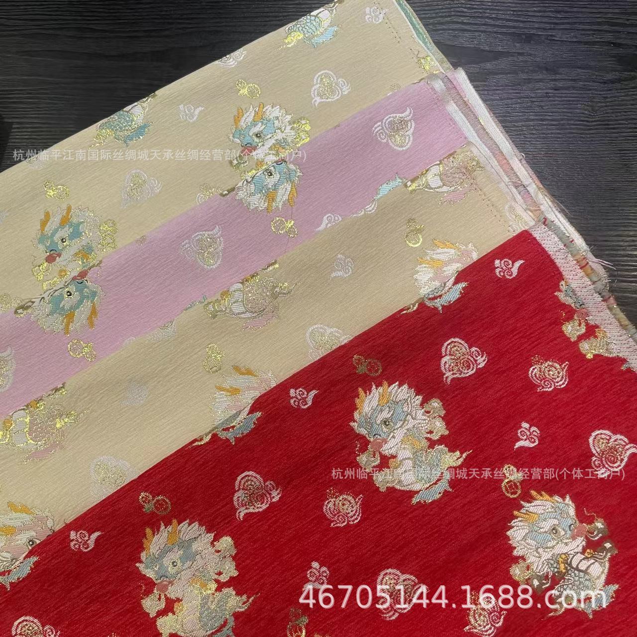 新款龙纹童装亲子装拜年服刺绣加厚小青龙雪尼尔柔软织金提花面料