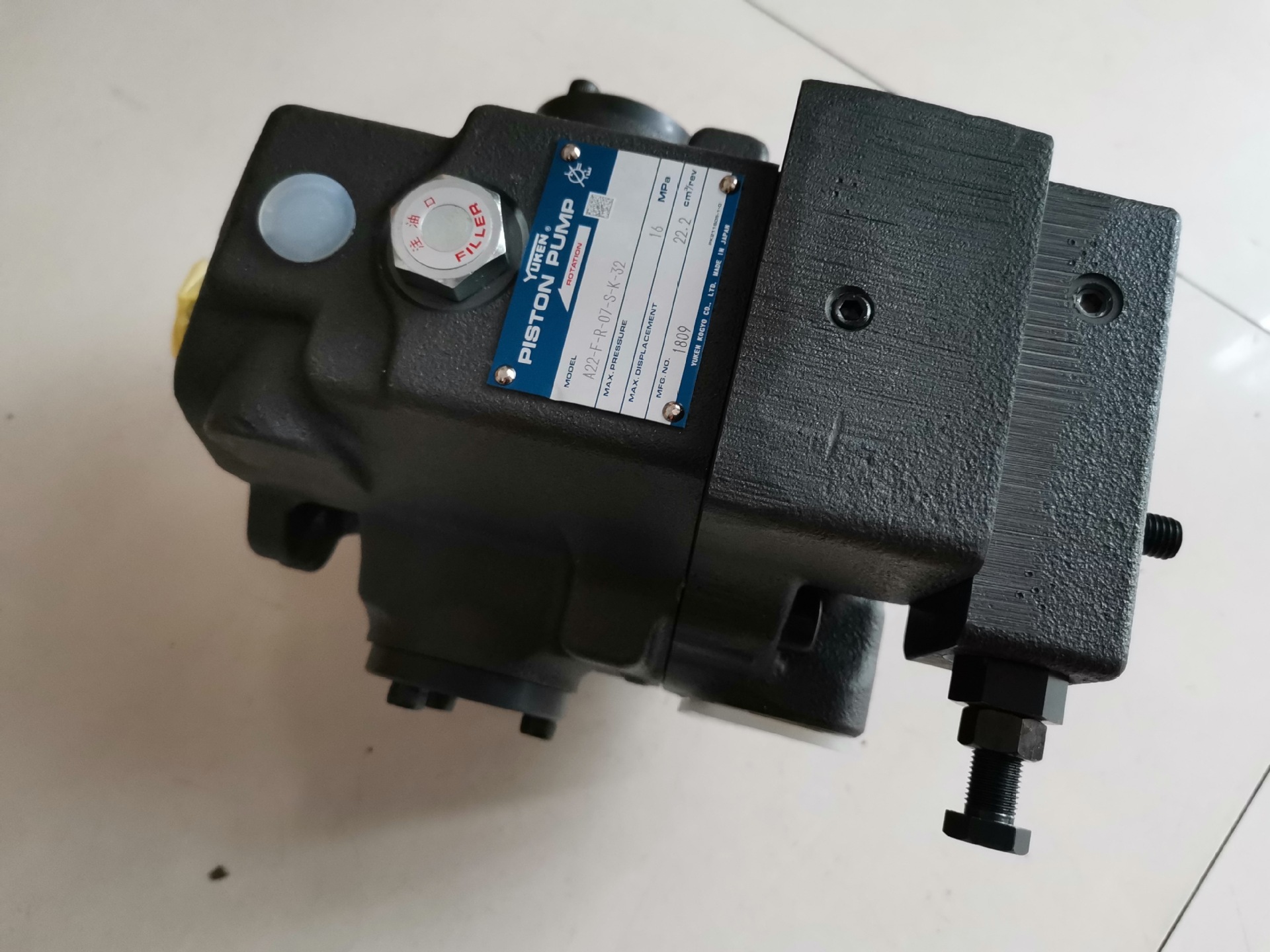 油研油泵 ARL1-8-FR01A-10 YUKEN柱塞泵 A22-F-R-01-S-K-32