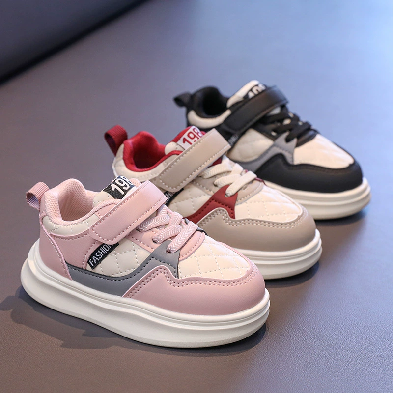 Детская мода на кроссовки весной и летом 2025 года для мальчиков среднего и старшего возраста кожаные туфли для девочек кроссовки