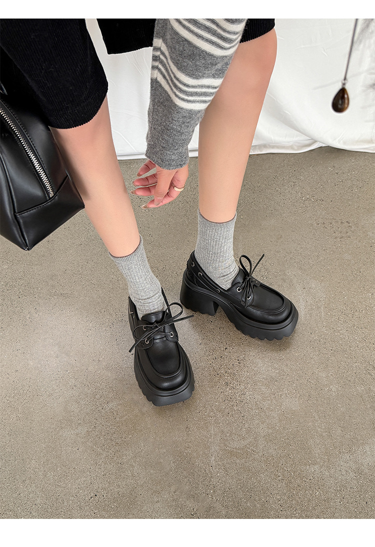 Giày loafer nữ đế xuồng platform dây buộc phong cách Anh quốc – mũi sâu, da bóng, gót 5 cm — Đen (bóng), Đen (mờ) chi tiết 14