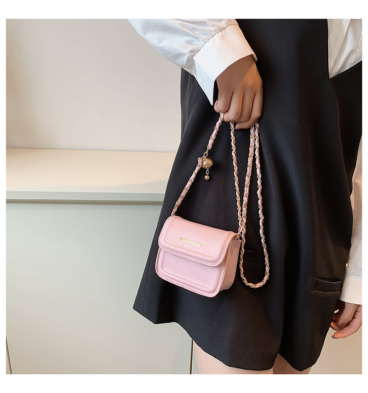 Kadınlar için yeni mini küçük çanta yaz 2024 yeni moda zincir cep telefonu çantası bu yılın tek omuz çapraz askılı küçük kare çanta_voghion.com