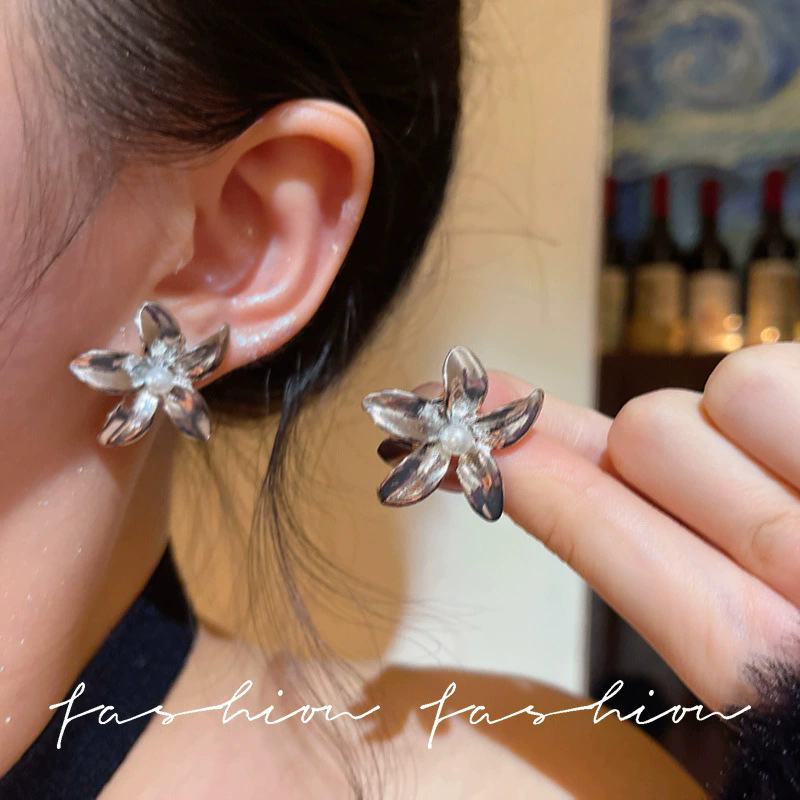 925 aguja de plata estilo de Hong Kong retro pendientes de metal pendientes de anillo liso geométrico de alto grado de las mujeres pendientes exagerados del viajero del todo-fósforo