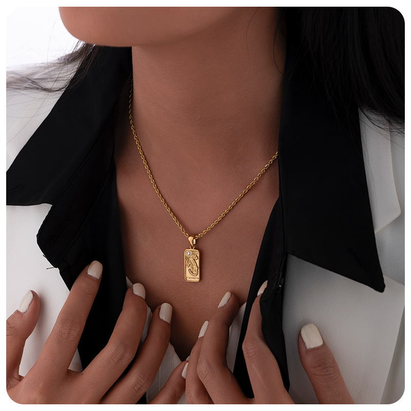 Collar de tarot de moda de mujer de 18k colgante de piedra de diamante de lujo ligero popular inns cadena de suéter cadena clavícula