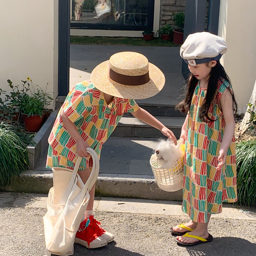 Children's brother and sister clothing 2024 summer style boys and girls Korean version contrasting vertical stripes loose short-sleeved shorts suit sleeveless skirt