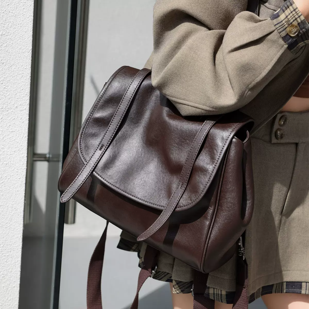 真皮复古双肩包2025新款头层牛皮休闲背包女大容量旅行包