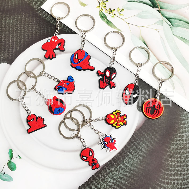 Spider-Man llavero adornos PVC de goma suave llavero accesorios DIY llavero pequeño regalo llavero colgante