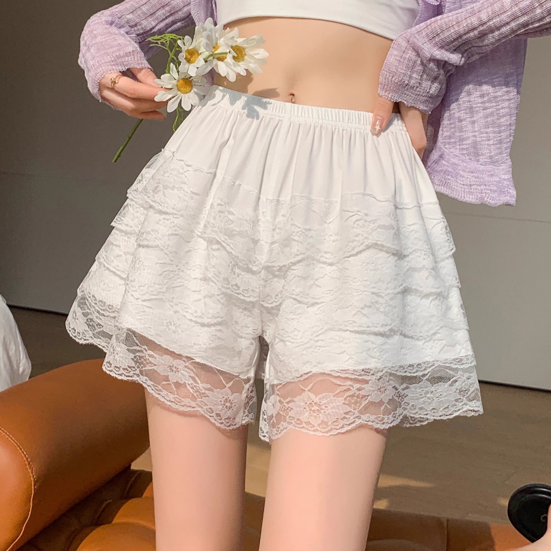 하얀색