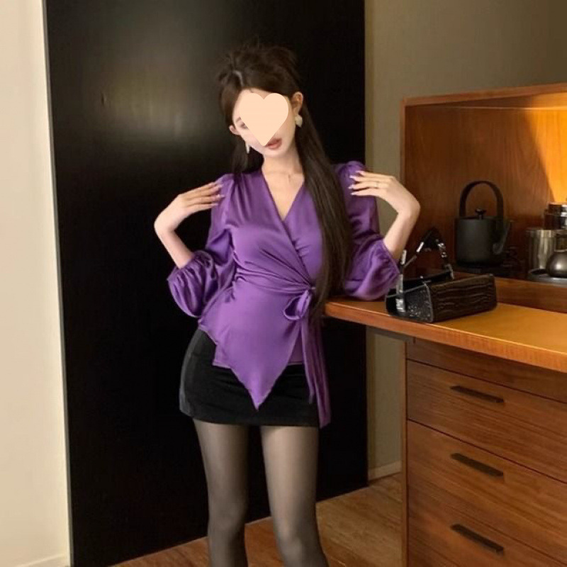 春夏の女性用フレンチカラーストラップサテンシャツ、ウエスト痩身デザイン、気質シャツ、ニッチな軽い大人のトップス|undefined