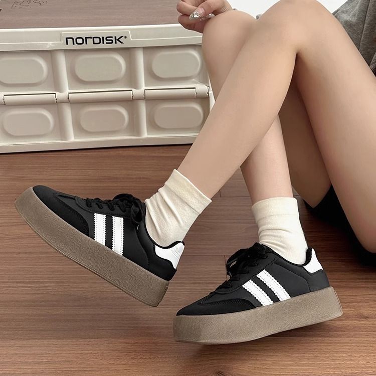 Zapatos de mujer con suela suave no cansen los pies, primavera y otoño 2025, nuevos zapatos blancos de moda, zapatos casuales ligeros con suela gruesa y resistentes al desgaste