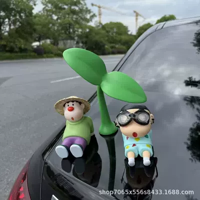 Car ornaments Stereo Doll Japanese and - fat-tiger-with-a-straw-hat-big-eyed-green-shin-chan-big-grass