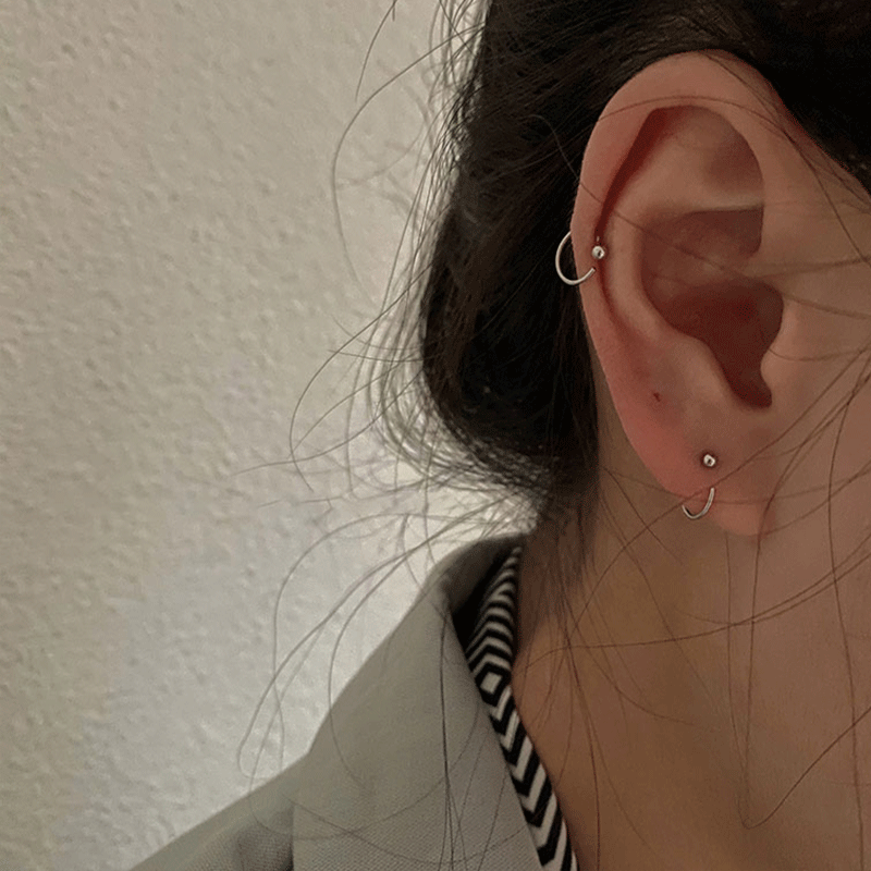 Pendientes piercing de oreja para mujer plata esterlina simple estilo frío pequeño círculo Beanie ear bone Stud 2021 nuevo anillo de hueso de oreja de moda