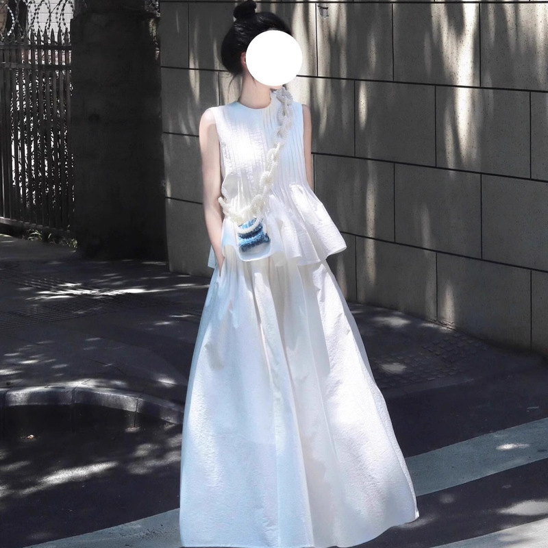 2025 suit Women's Summer French Salt Style Light Mature Style Sleeveless Ruffled Top White dress Two-piece Set for Women