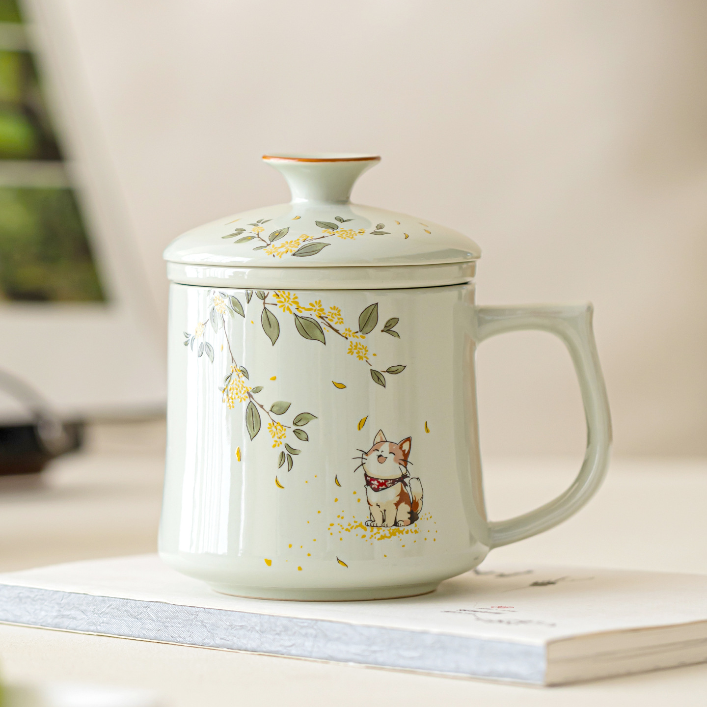 Taza de oficina de separación y filtración de té gris de vegetación, cerámica de gatito de Osmanthus dulce, taza de té con tapa individual