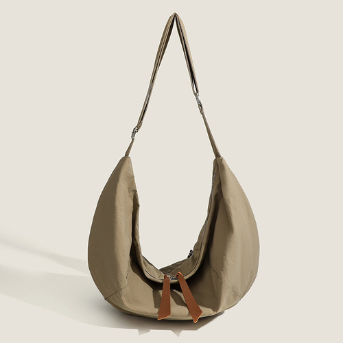 New 2024 Korean Style Versatile Women's Crossbody Bag Fashion Solid Color Women's Crescent Bag Simple Nylon Underarm Bag