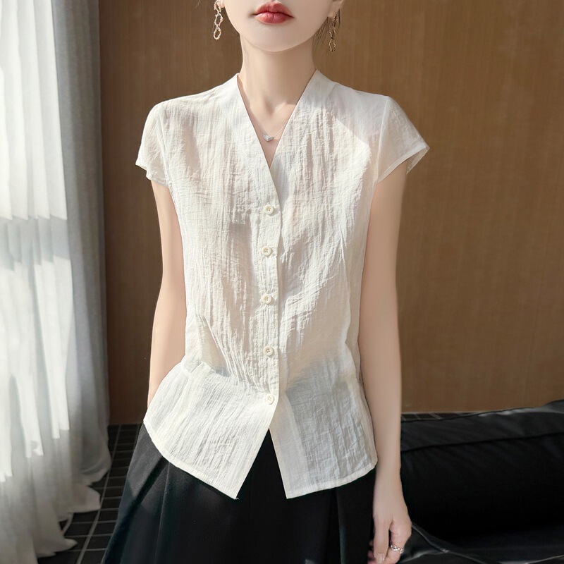 Simple and Versatile Breathable V-Neck Shirt, New Summer Style, Fashionable and Elegant, Suitable for Work and Daily Wear, Waist-Cinching and Slimming, Mom's Top
