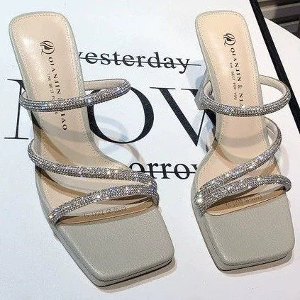 Slippers with a strap, summer sandals, 2025 years