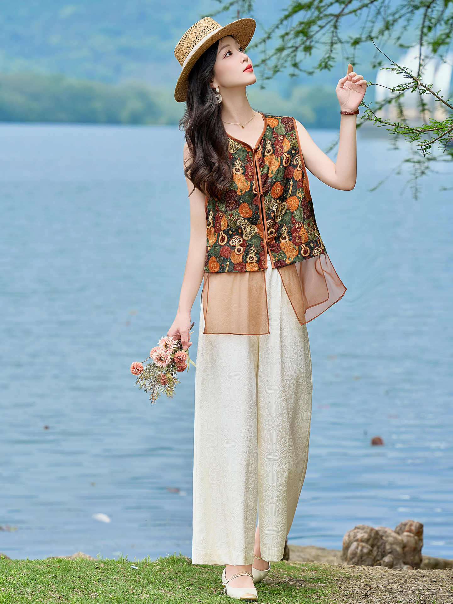 Bộ áo vest gile in họa tiết và quần ống suông phối đồ vintage nữ — Bầu hồ lô, Màu vàng chảy