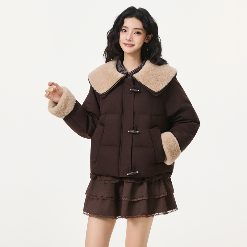 2025 Winter New Style Large Lapel White Duck down Jacket for Women, Short Style, Leather and Fur Integrated, Warm Coat 2025 Winter New Style Large Lapel White Duck down Jacket for Women, Short Style, Leather and Fur Integrated, Warm Coat