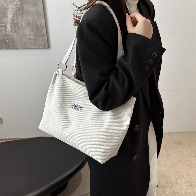 Bolsa de moda coreana de gran capacidad 2024 invierno nuevos zapatos de hombro único versátiles INS bolsas casuales bolsas especiales