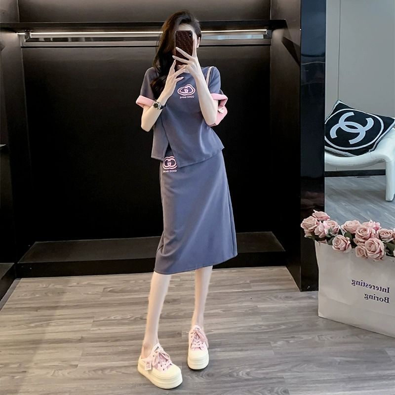 European Fashionable Sports Suit for Women, Summer High-End Tops, Casual Skirts, Salt-Based Light and Mature Two-Piece Set